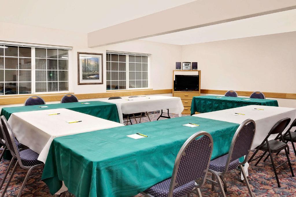 فندق Super 8 By Wyndham باتيل ماونتين المظهر الخارجي الصورة